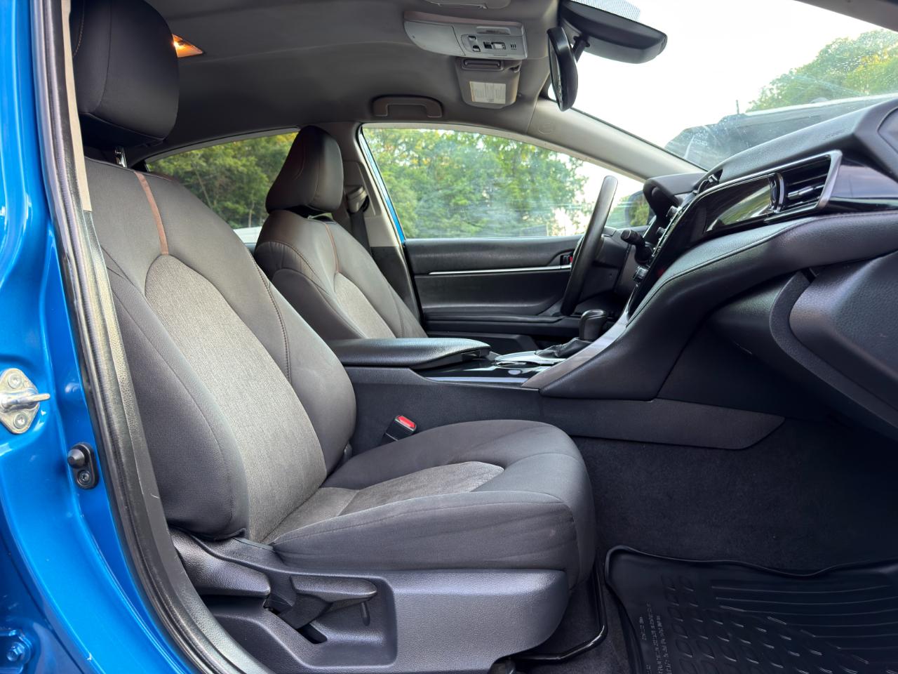 Toyota Camry LE Auto (Natl) 2020