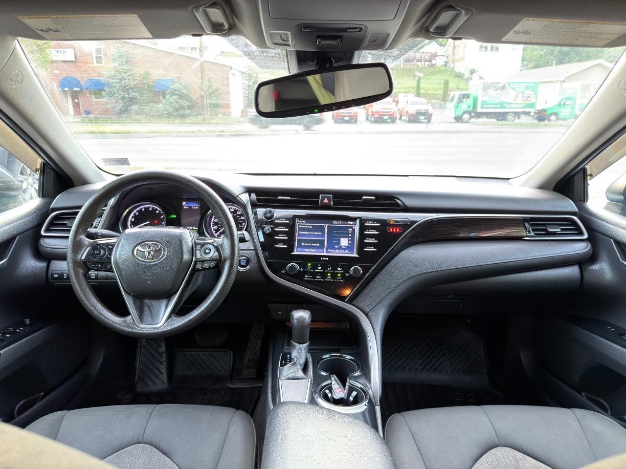 Toyota Camry LE Auto (Natl) 2020