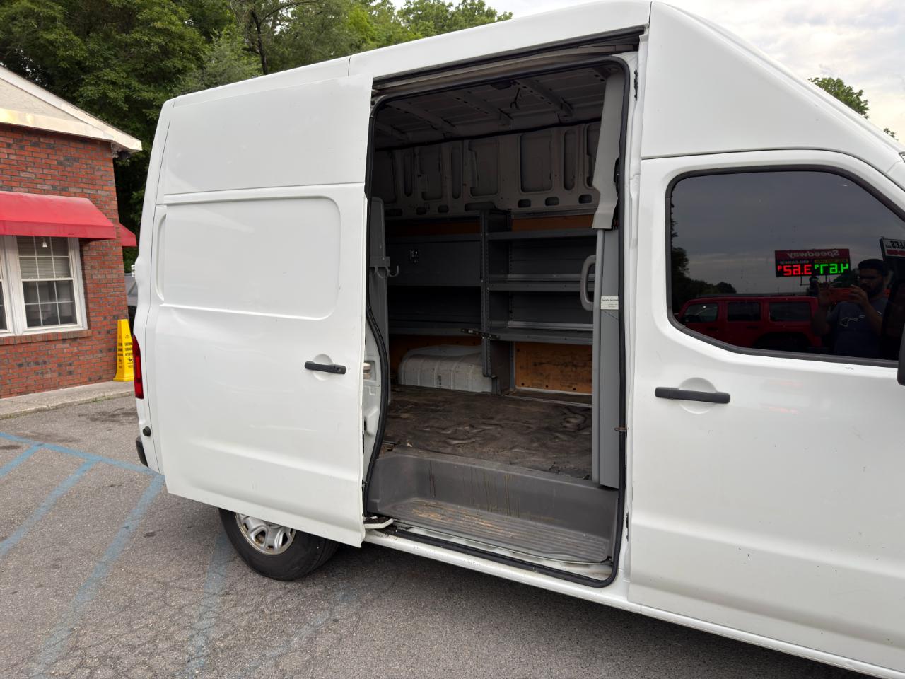 Nissan NV Cargo NV3500 HD High Roof V8 SV 2018