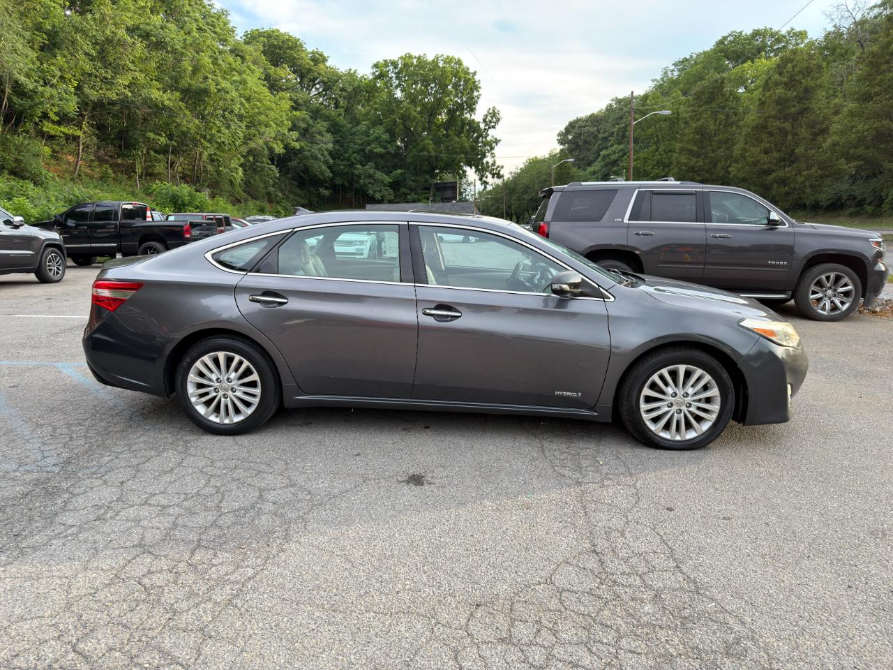 Toyota Avalon Hybrid 4dr Sdn XLE Premium (Natl) 2013
