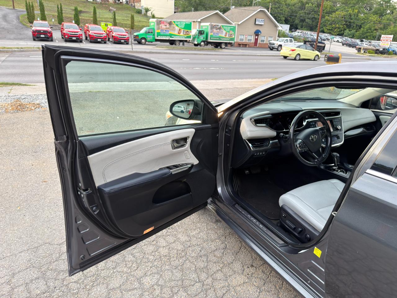 Toyota Avalon Hybrid 4dr Sdn XLE Premium (Natl) 2013