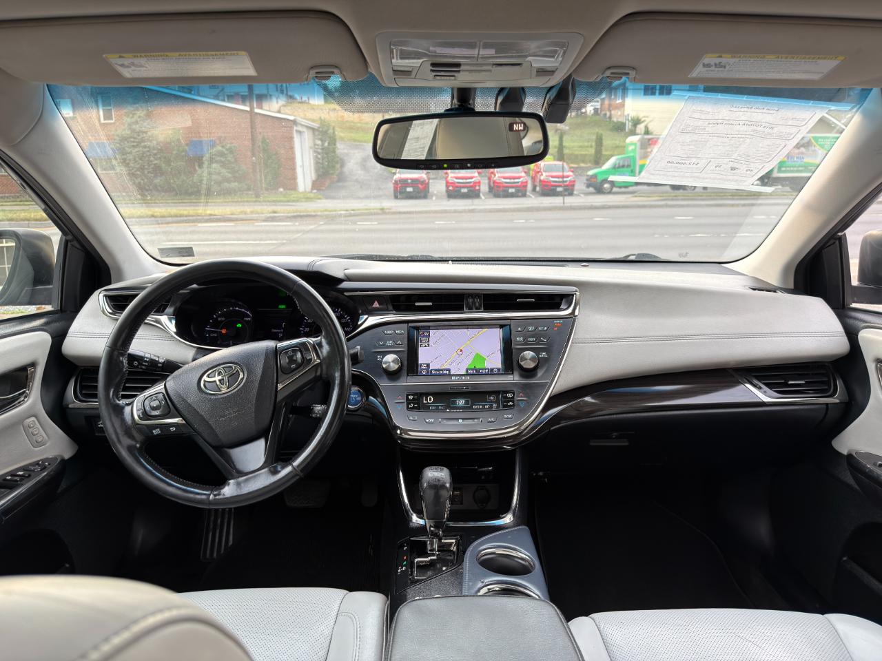 Toyota Avalon Hybrid 4dr Sdn XLE Premium (Natl) 2013