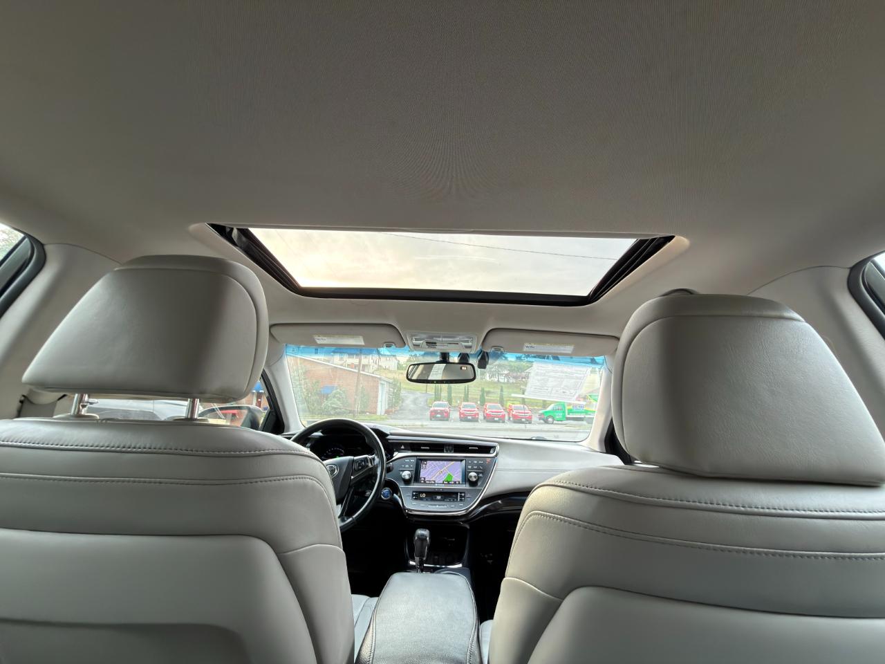 Toyota Avalon Hybrid 4dr Sdn XLE Premium (Natl) 2013