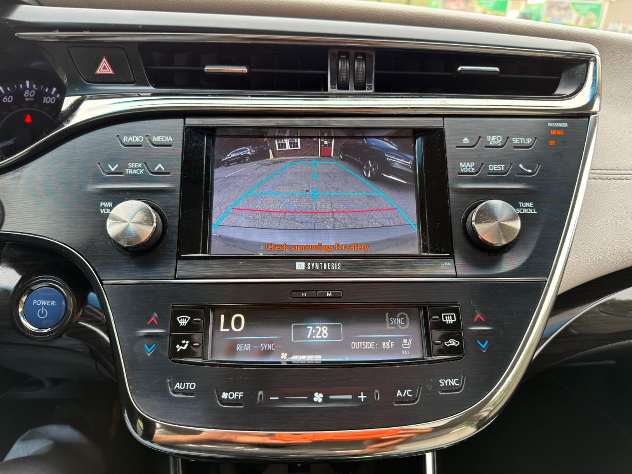 Toyota Avalon Hybrid 4dr Sdn XLE Premium (Natl) 2013