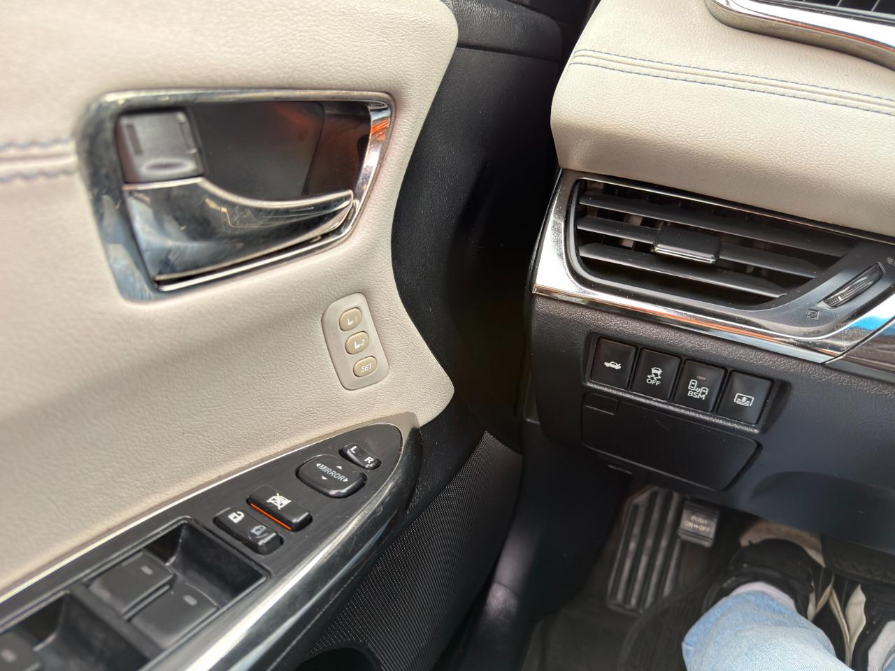 Toyota Avalon Hybrid 4dr Sdn XLE Premium (Natl) 2013