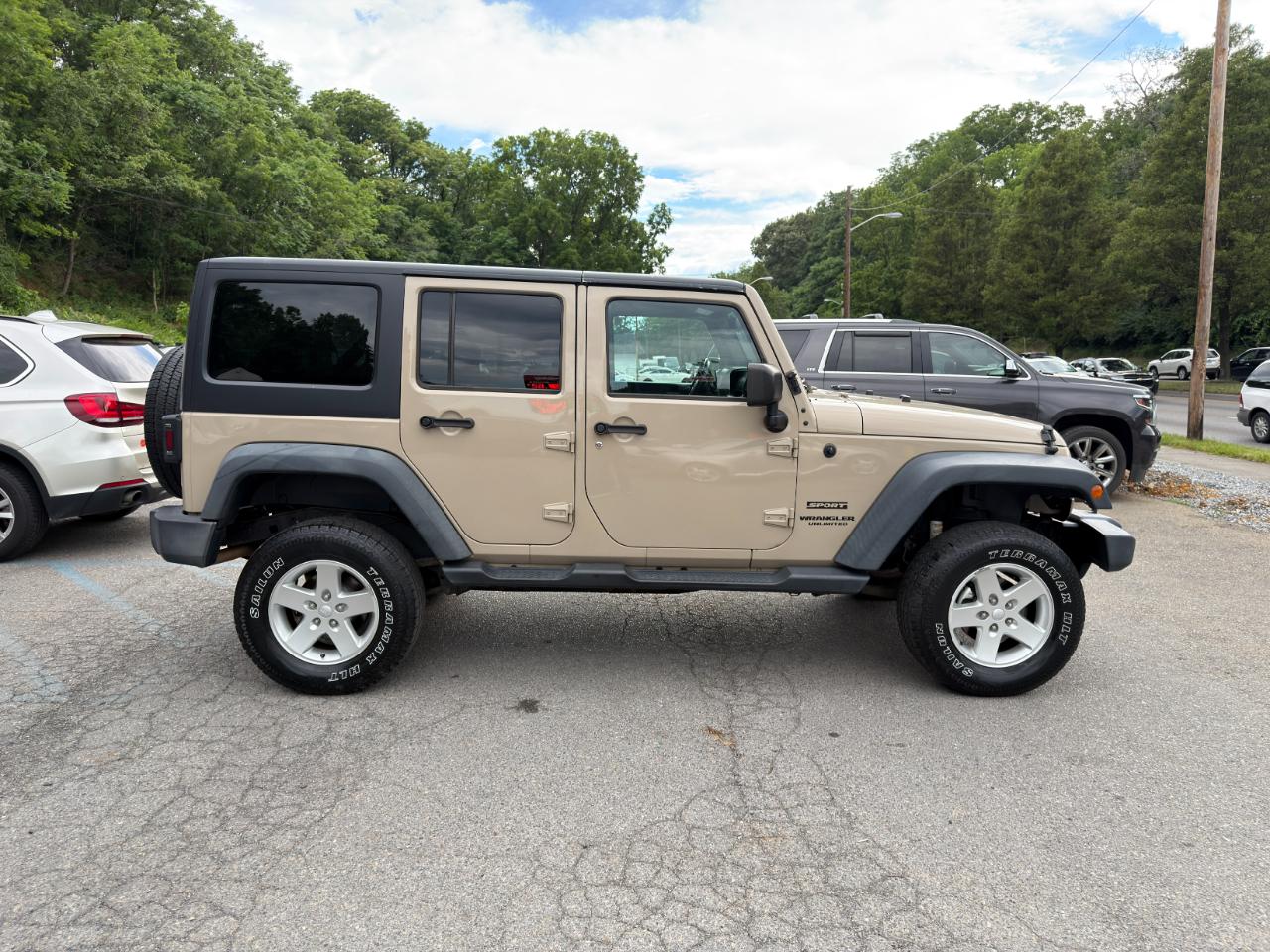 Jeep Wrangler Unlimited 4WD 4dr Sport 2016