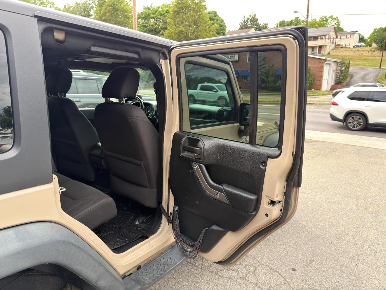 Jeep Wrangler Unlimited 4WD 4dr Sport 2016