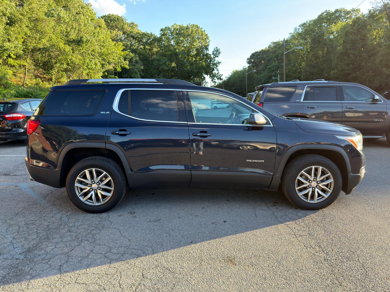 GMC Acadia FWD 4dr SLE w/SLE-2 2017