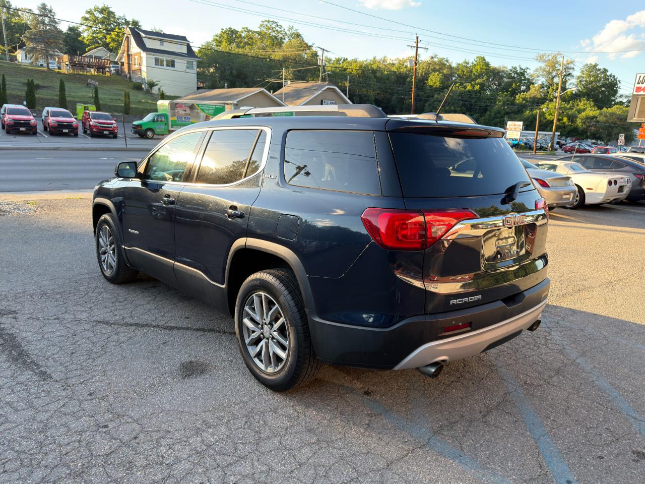 GMC Acadia FWD 4dr SLE w/SLE-2 2017