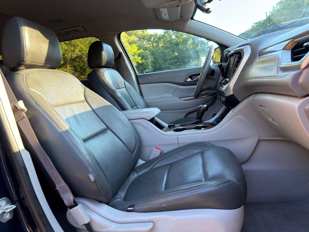 GMC Acadia FWD 4dr SLE w/SLE-2 2017