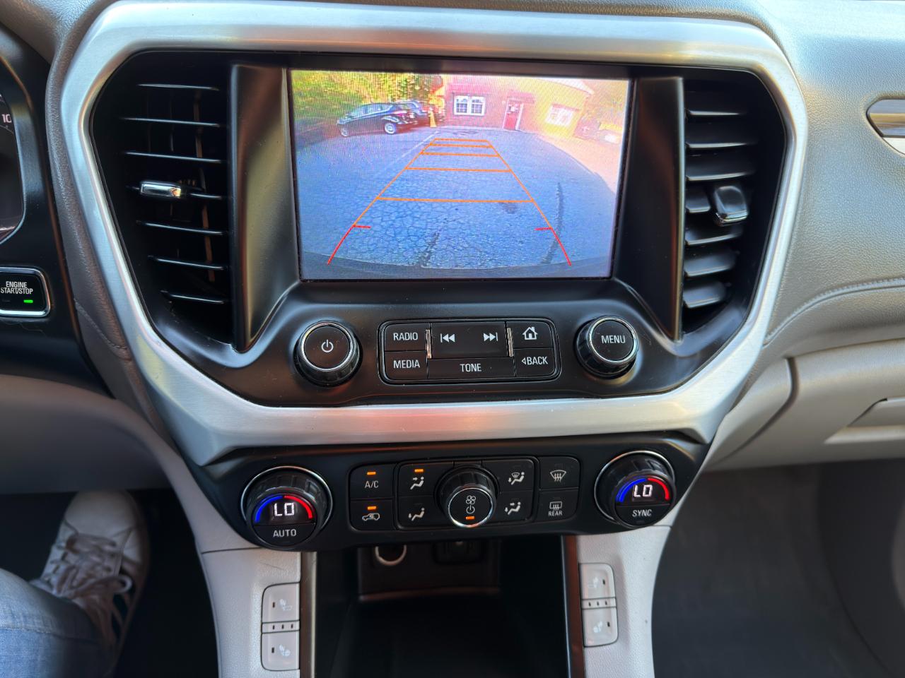 GMC Acadia FWD 4dr SLE w/SLE-2 2017