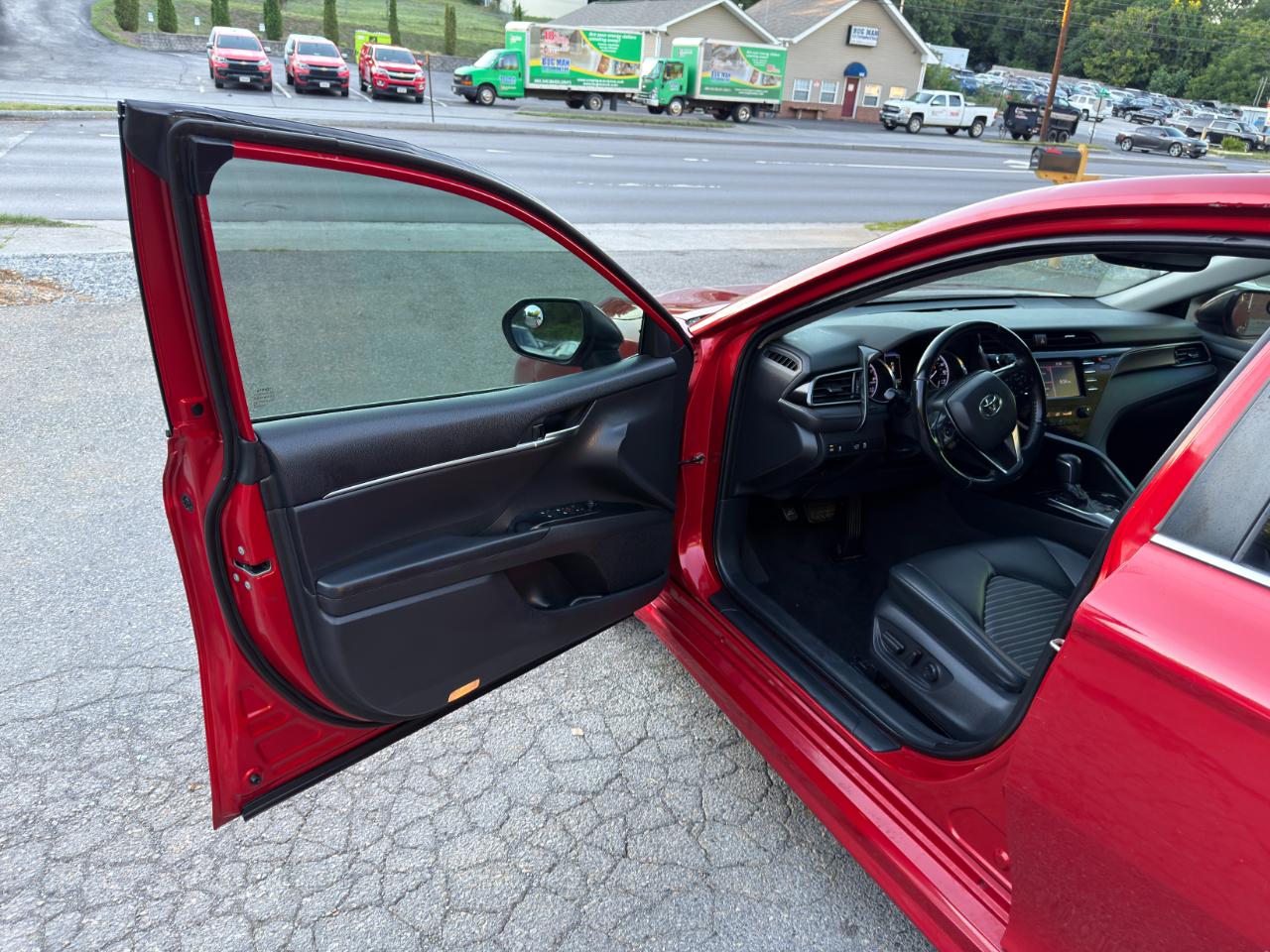 Toyota Camry XLE Auto (Natl) 2019