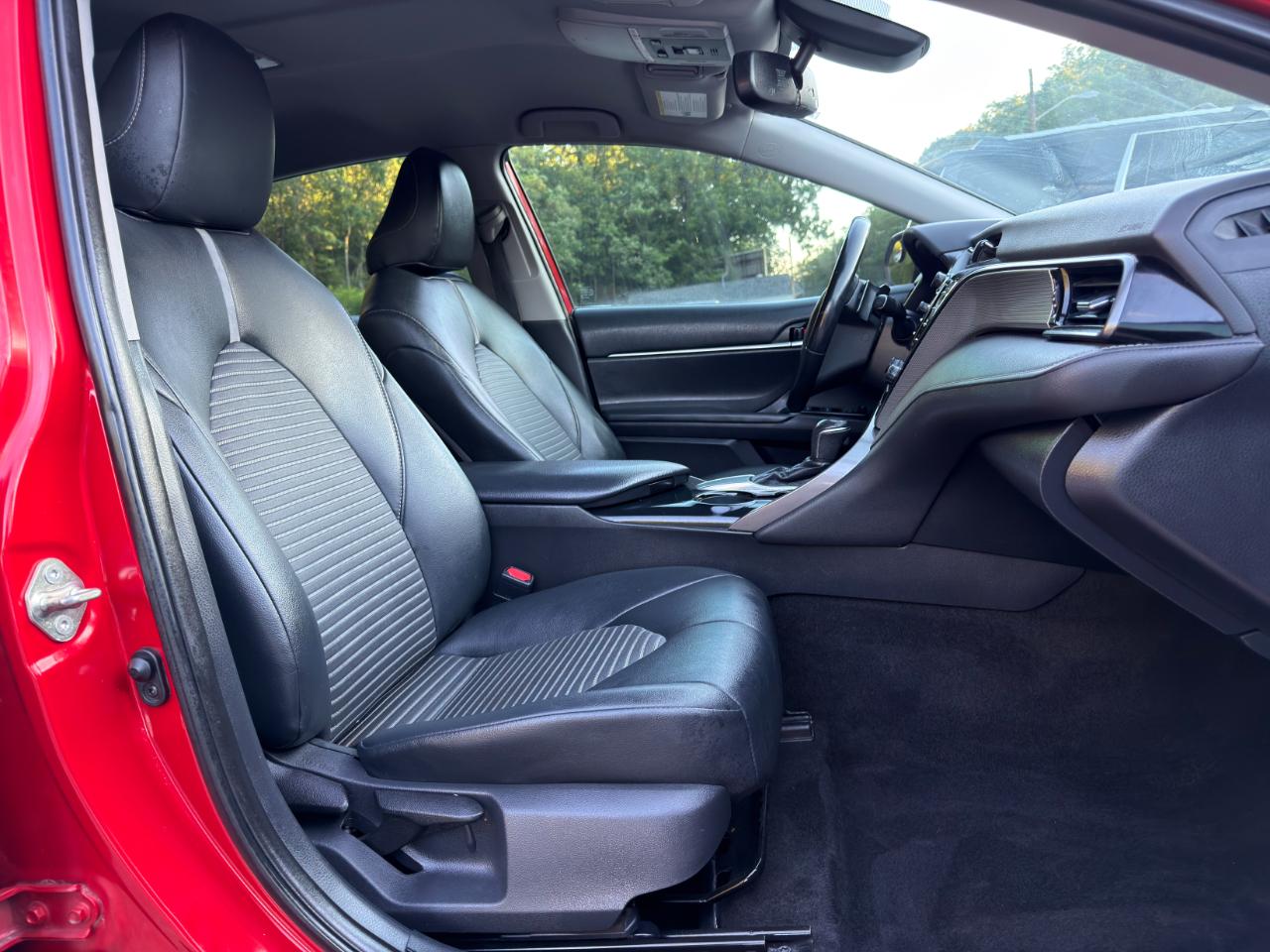 Toyota Camry XLE Auto (Natl) 2019