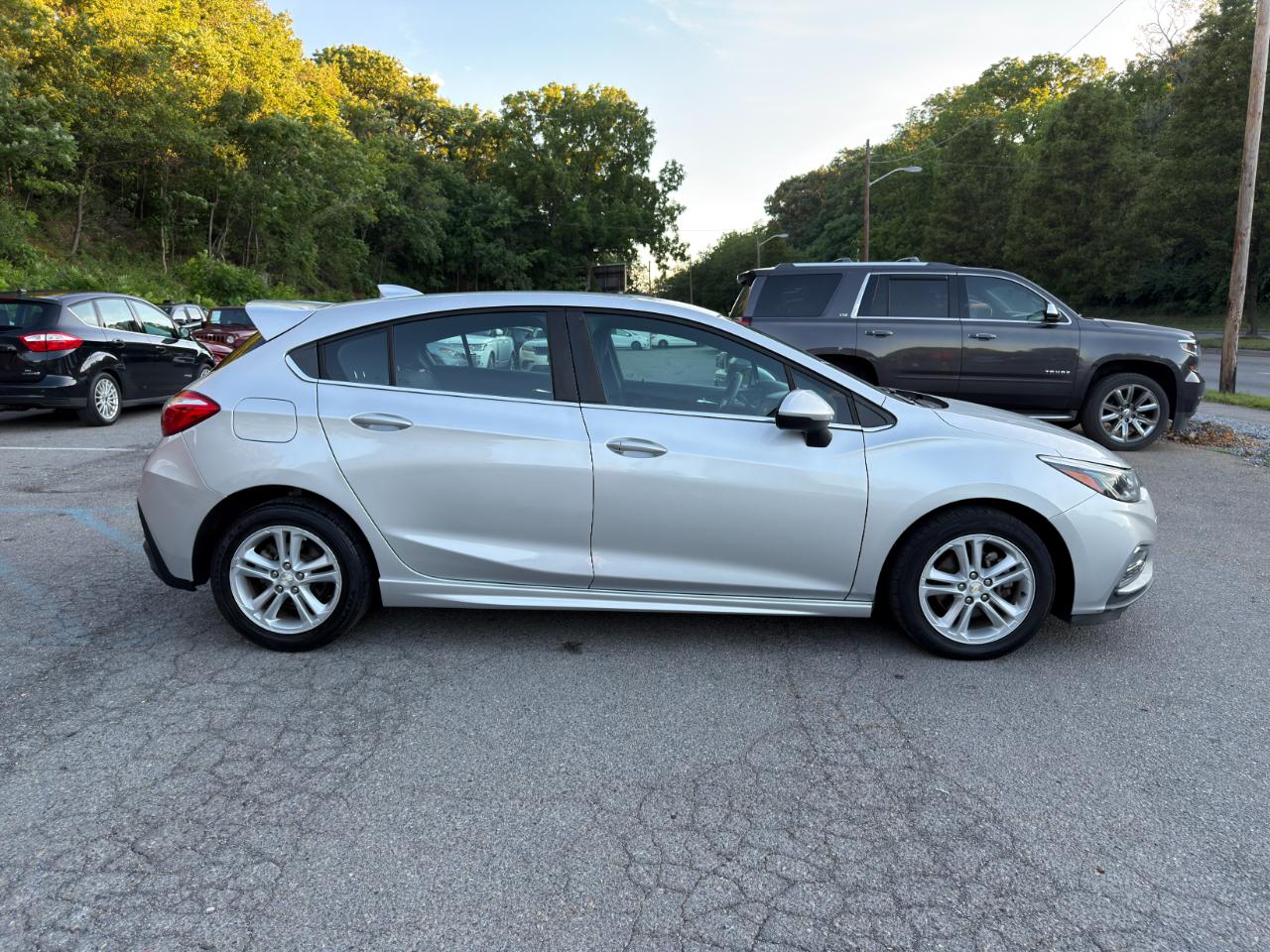 Chevrolet Cruze 4dr HB 1.4L LT w/1SD 2017
