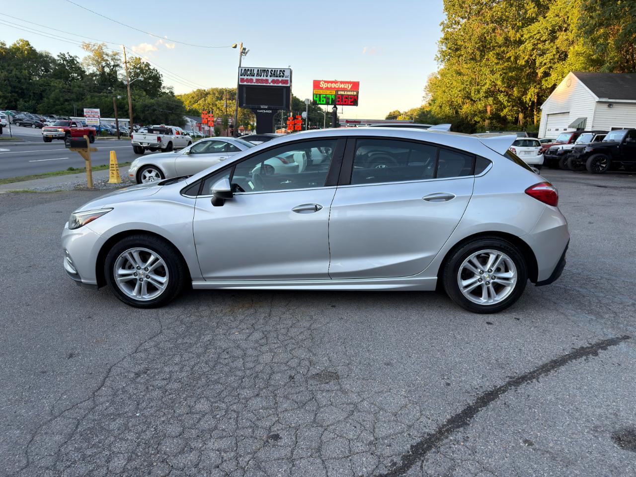 Chevrolet Cruze 4dr HB 1.4L LT w/1SD 2017