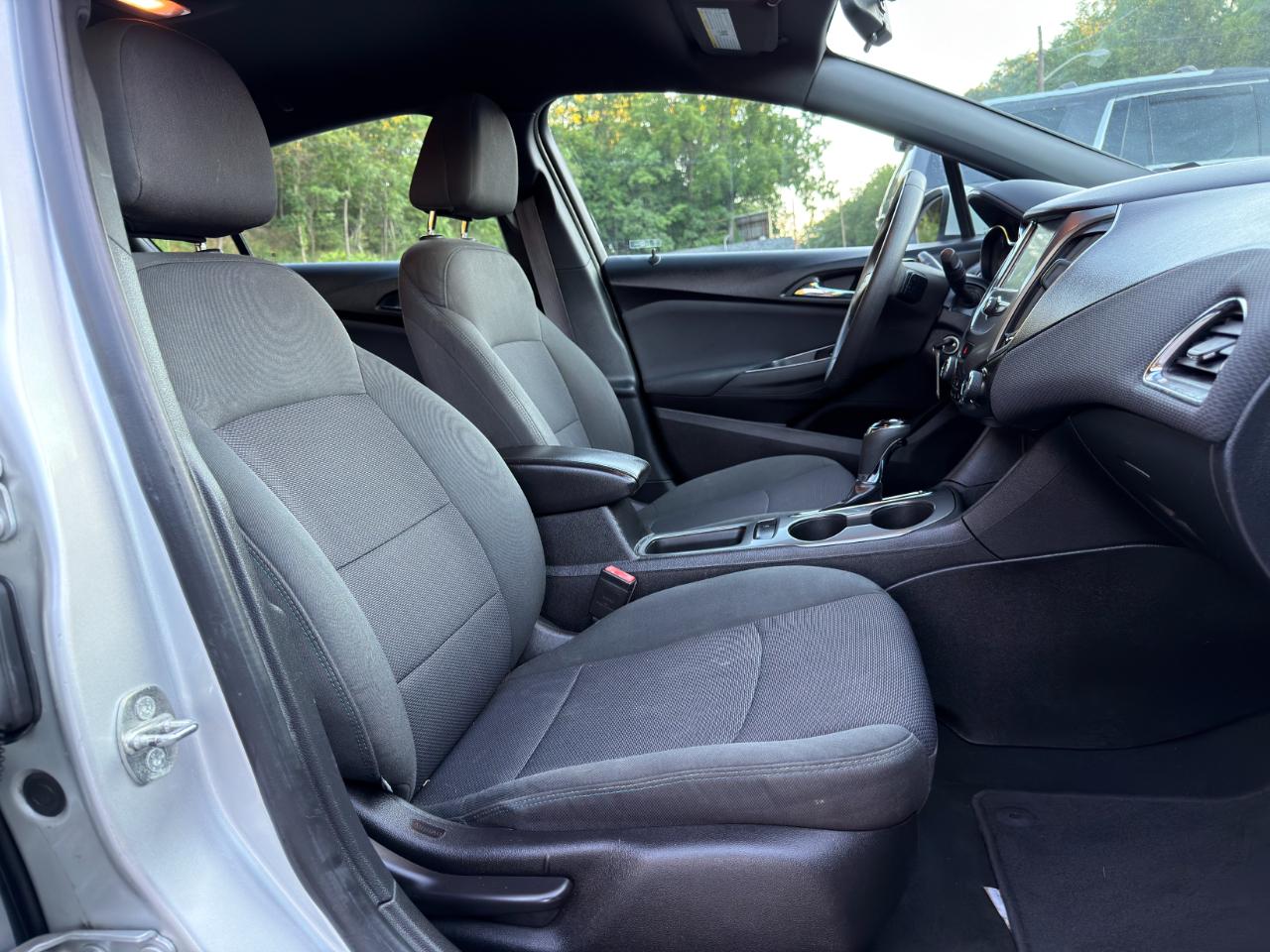 Chevrolet Cruze 4dr HB 1.4L LT w/1SD 2017