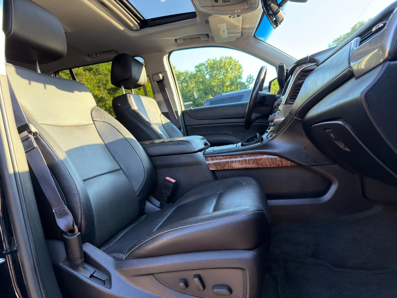Chevrolet Suburban 4WD 4dr LTZ 2015