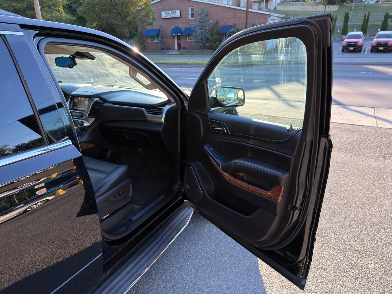 Chevrolet Suburban 4WD 4dr LTZ 2015