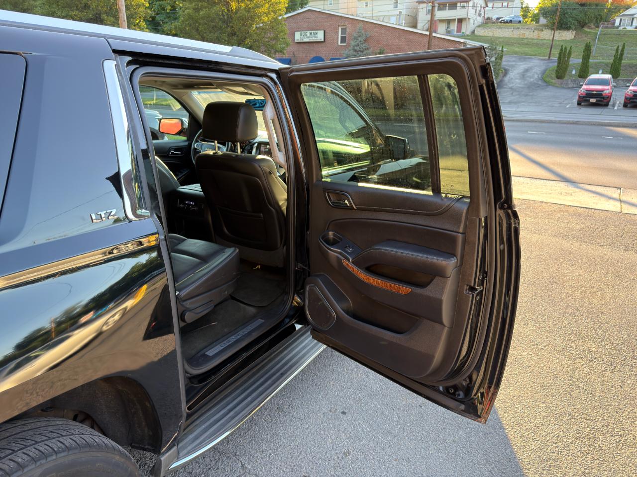 Chevrolet Suburban 4WD 4dr LTZ 2015