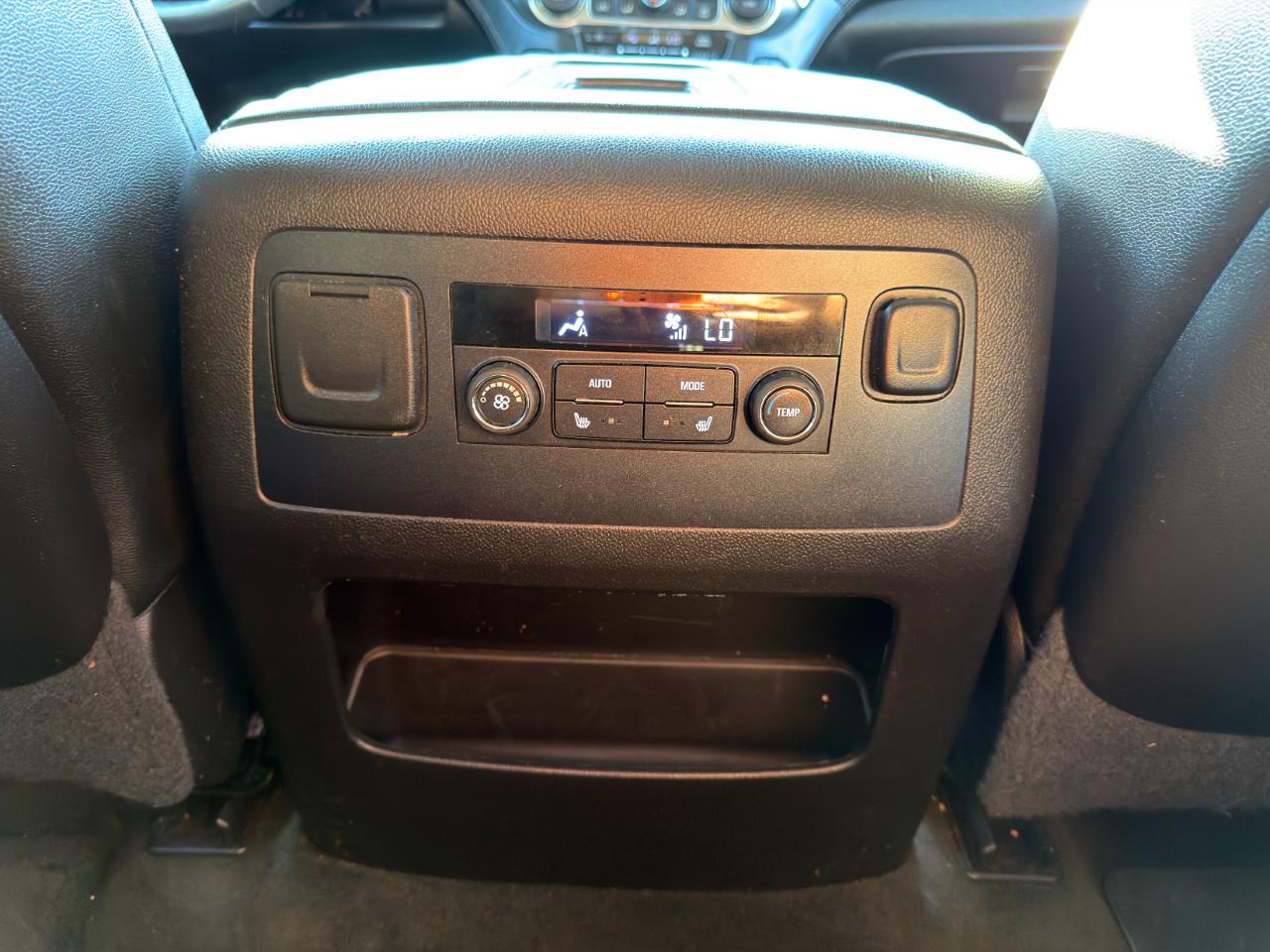 Chevrolet Suburban 4WD 4dr LTZ 2015
