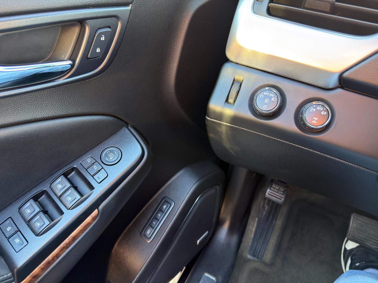 Chevrolet Suburban 4WD 4dr LTZ 2015