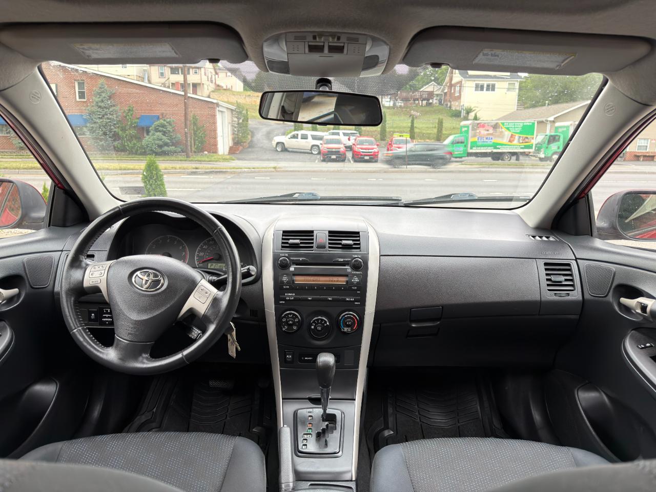 Toyota Corolla 4dr Sdn Man (Natl) 2009