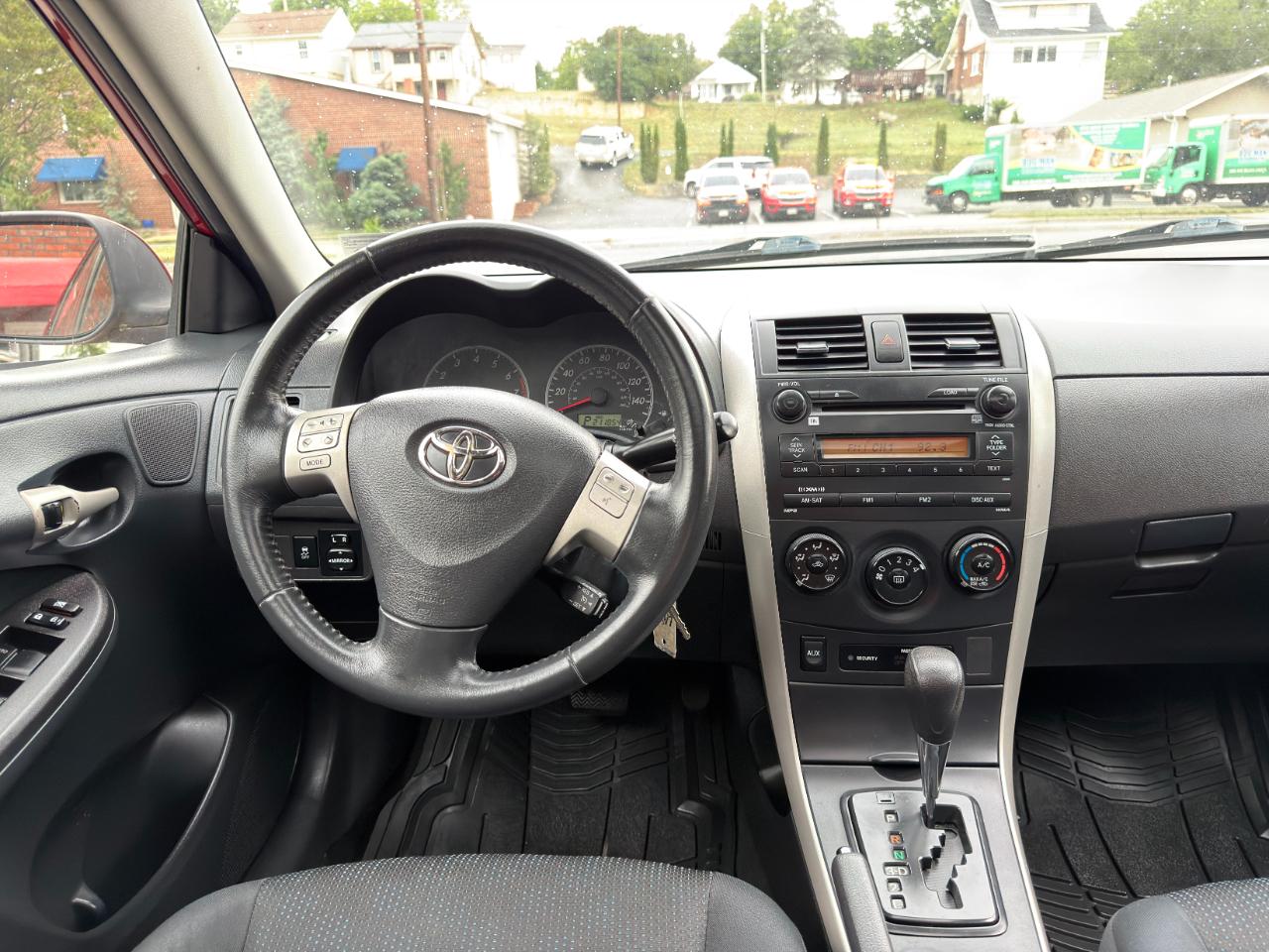 Toyota Corolla 4dr Sdn Man (Natl) 2009