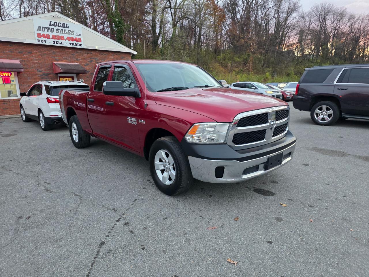 RAM 1500 4WD Quad Cab 140.5" ST 2015