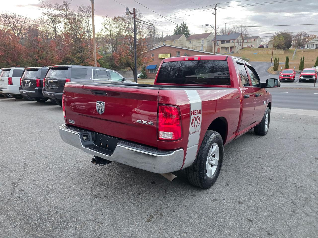 RAM 1500 4WD Quad Cab 140.5" ST 2015