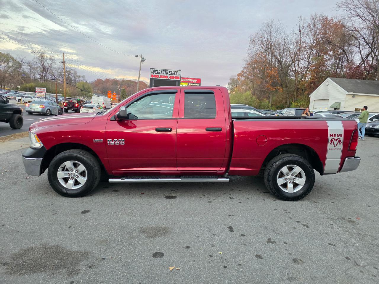 RAM 1500 4WD Quad Cab 140.5" ST 2015