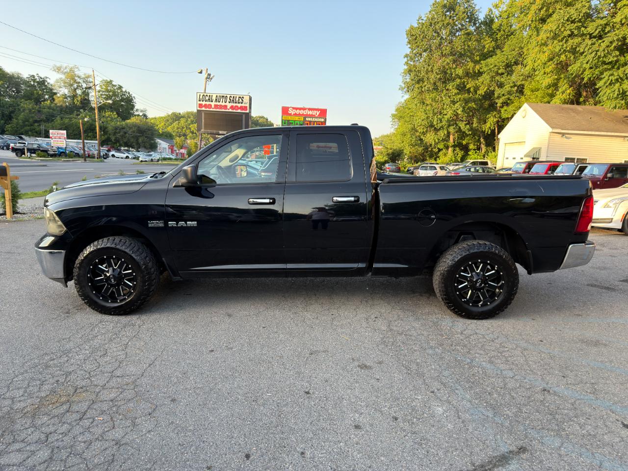 RAM 1500 4WD Quad Cab 140.5" SLT 2014