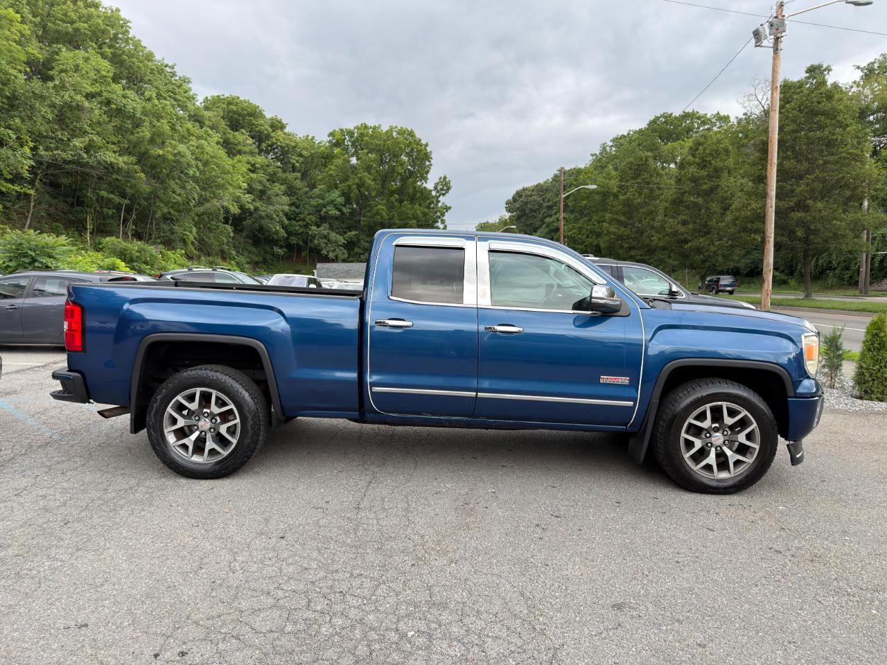 GMC Sierra 1500 4WD Double Cab 143.5" SLT 2015