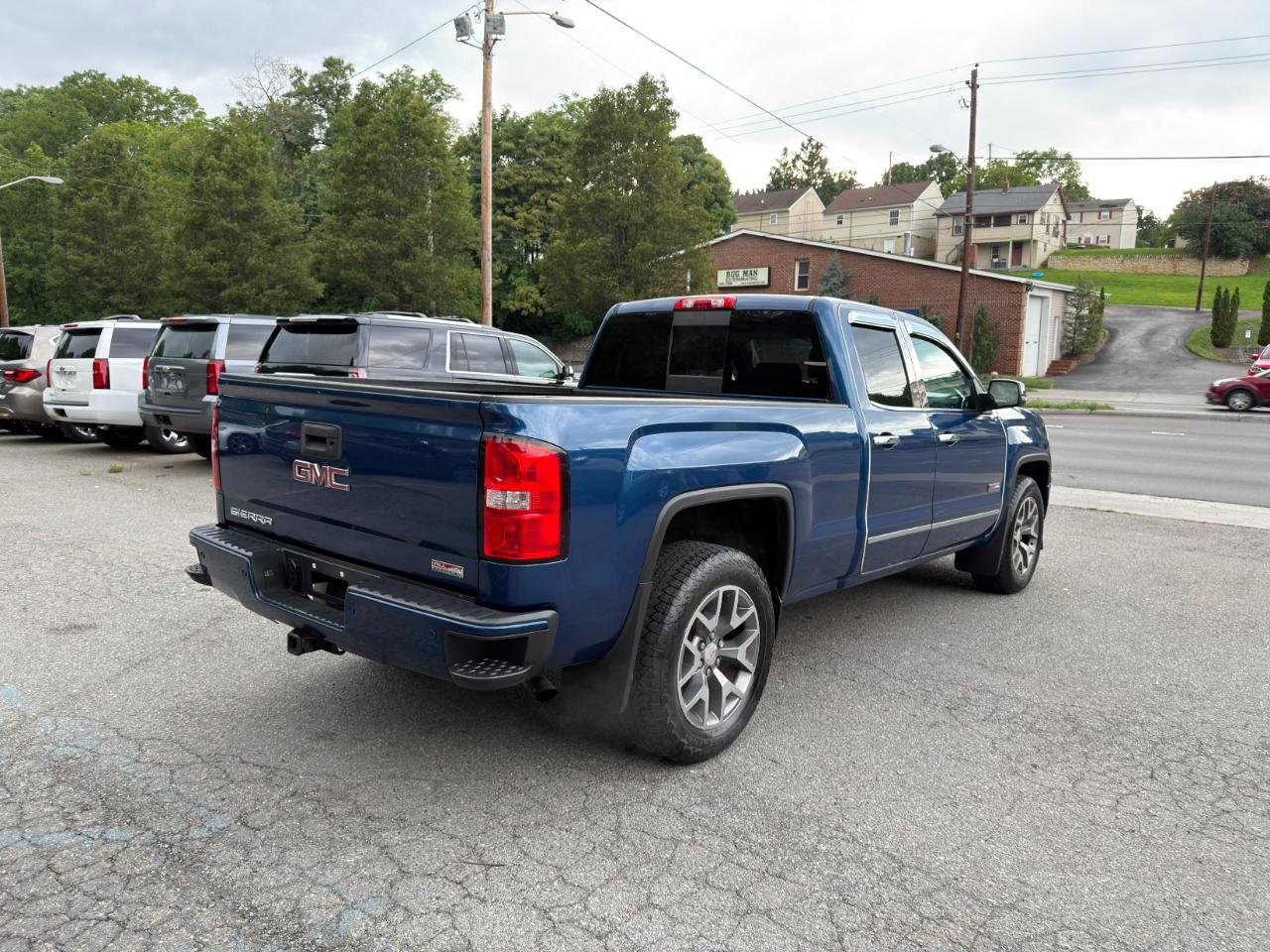 GMC Sierra 1500 4WD Double Cab 143.5" SLT 2015