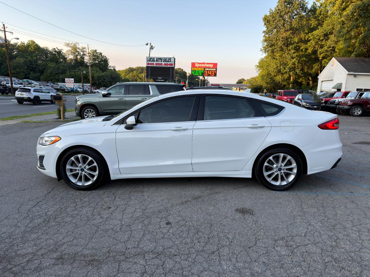 Ford Fusion SE FWD 2020