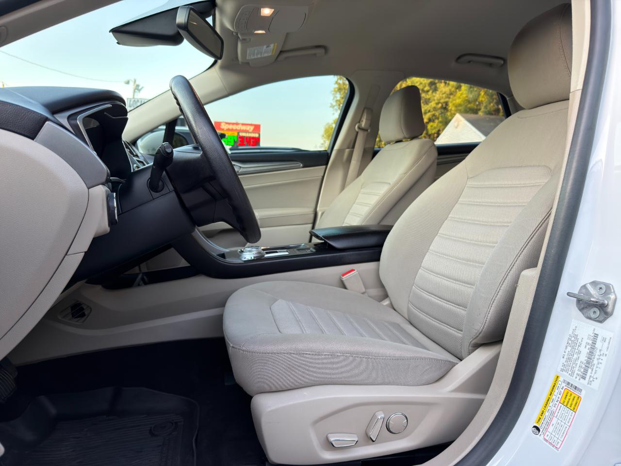 Ford Fusion SE FWD 2020
