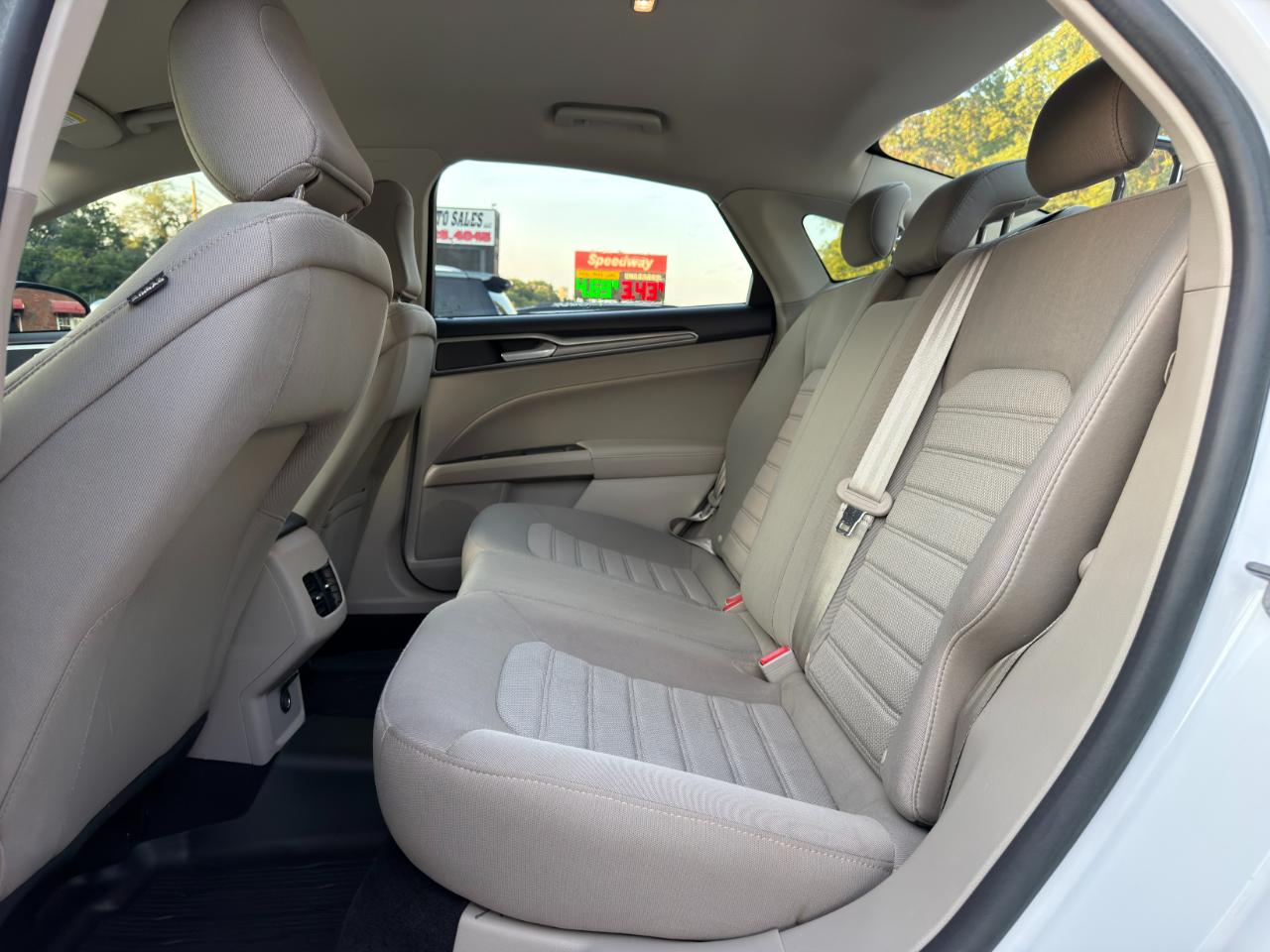 Ford Fusion SE FWD 2020
