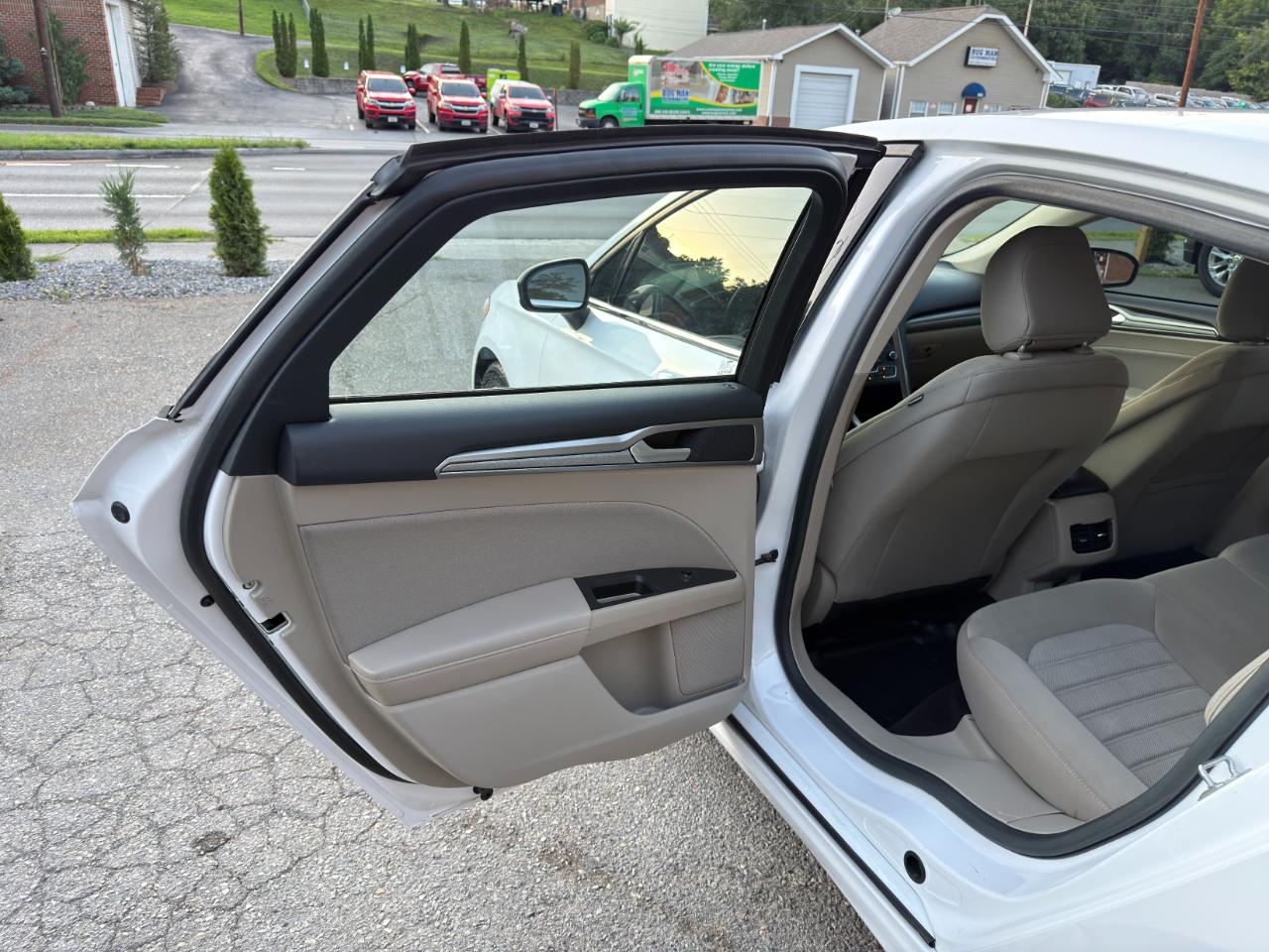 Ford Fusion SE FWD 2020