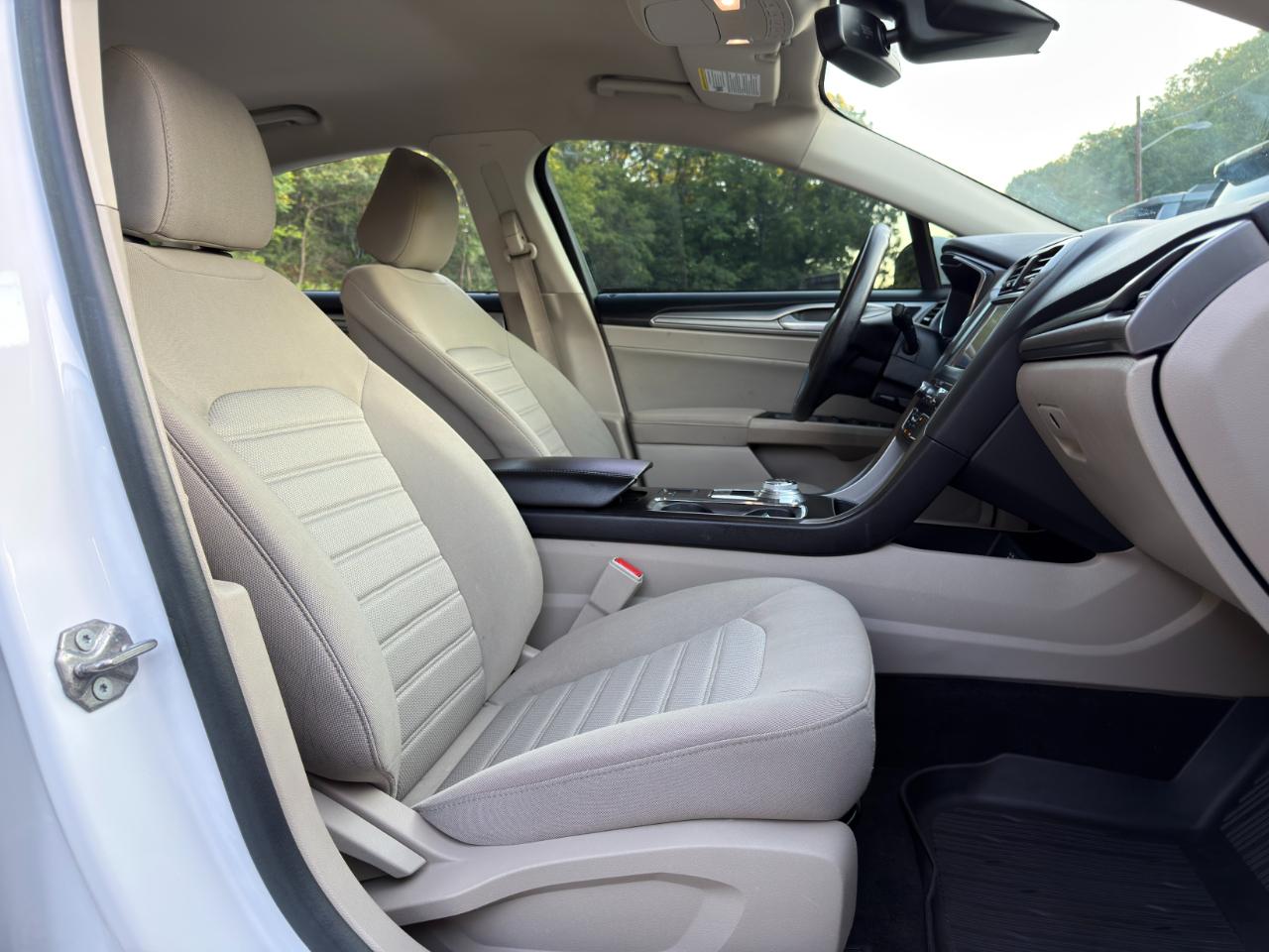 Ford Fusion SE FWD 2020