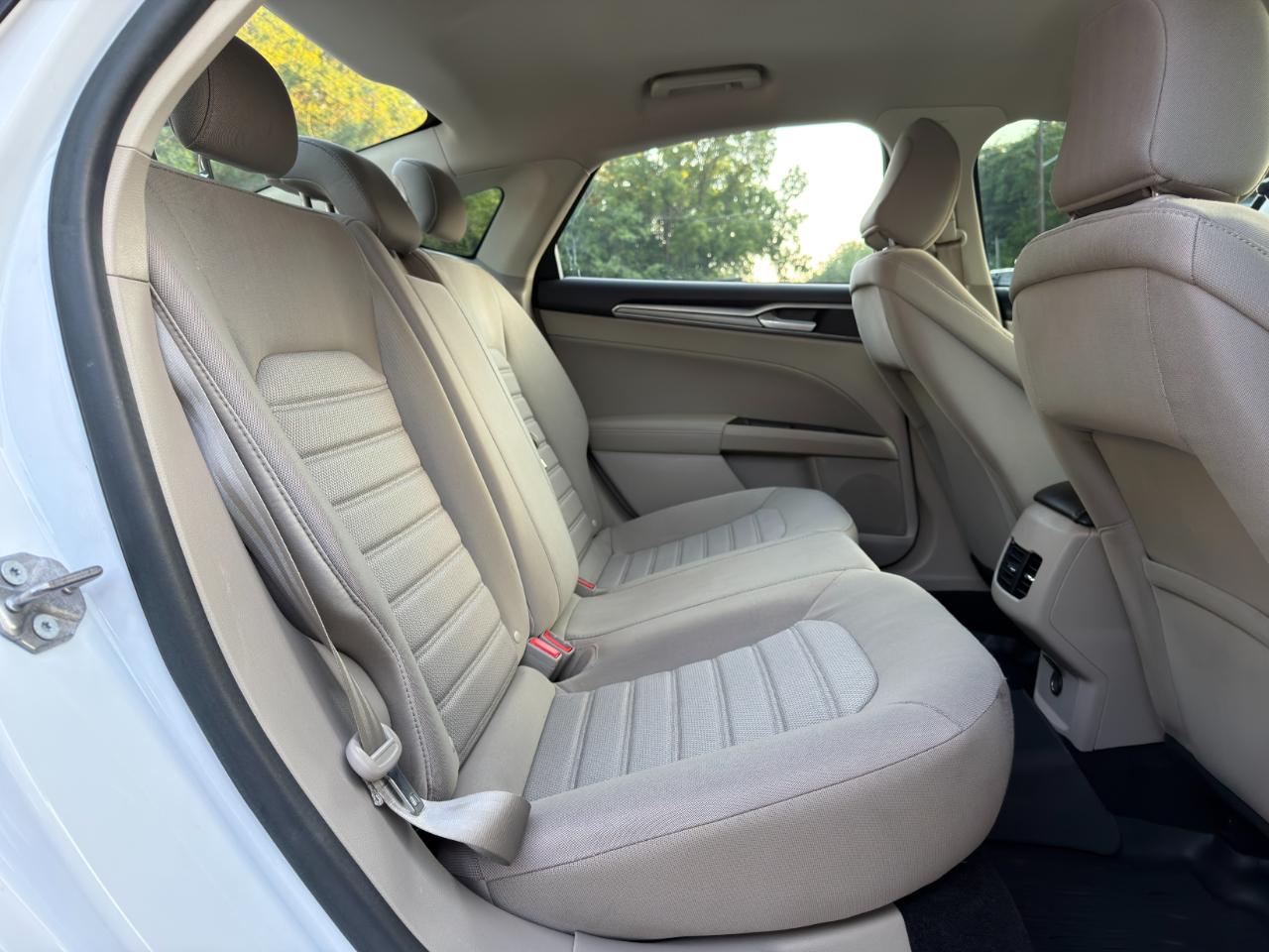 Ford Fusion SE FWD 2020