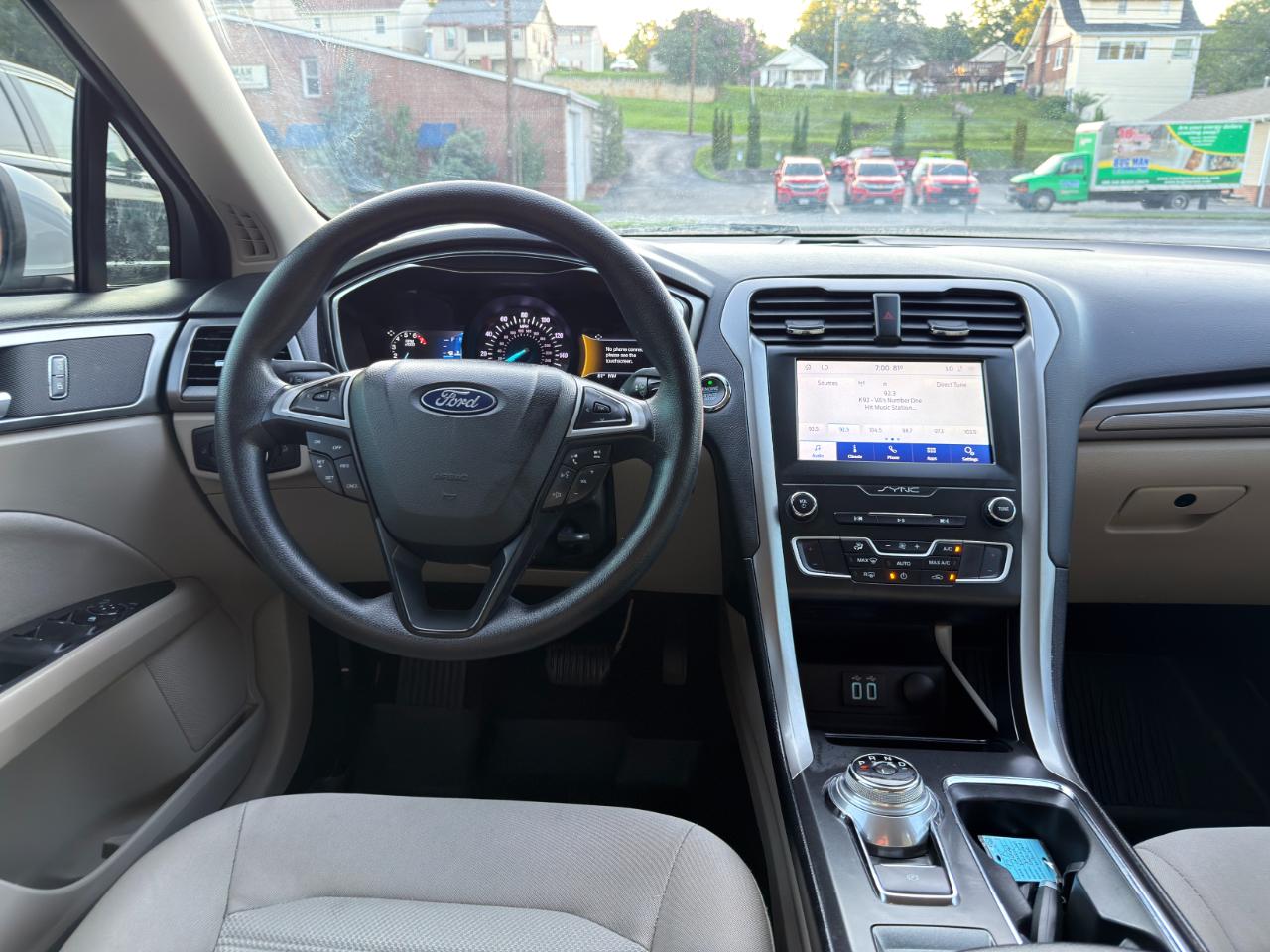 Ford Fusion SE FWD 2020