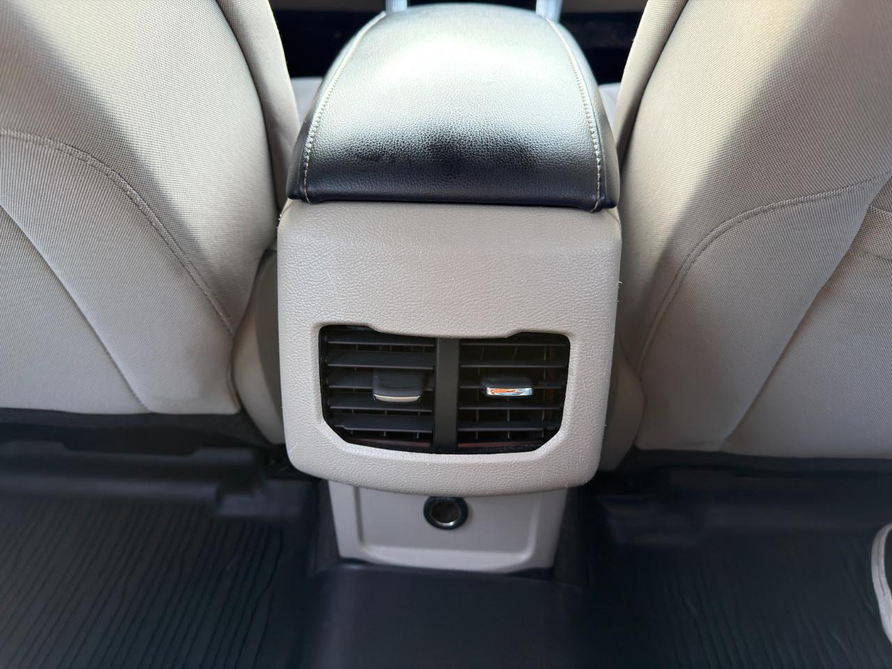Ford Fusion SE FWD 2020