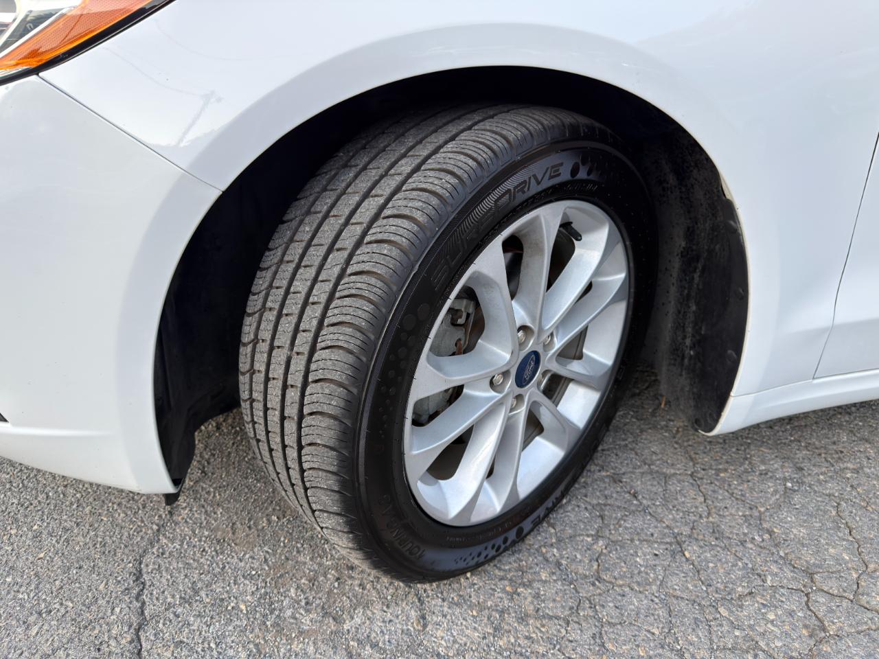 Ford Fusion SE FWD 2020