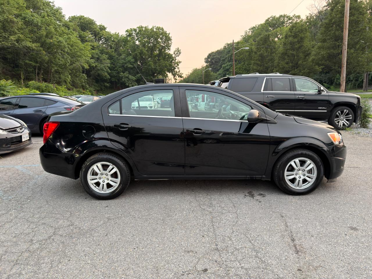 Chevrolet Sonic 4dr Sdn LT 2LT 2012