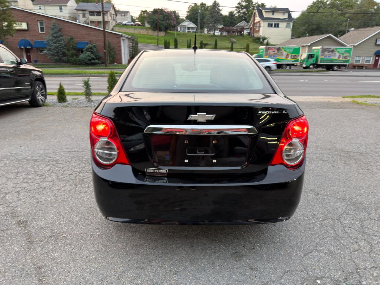 Chevrolet Sonic 4dr Sdn LT 2LT 2012