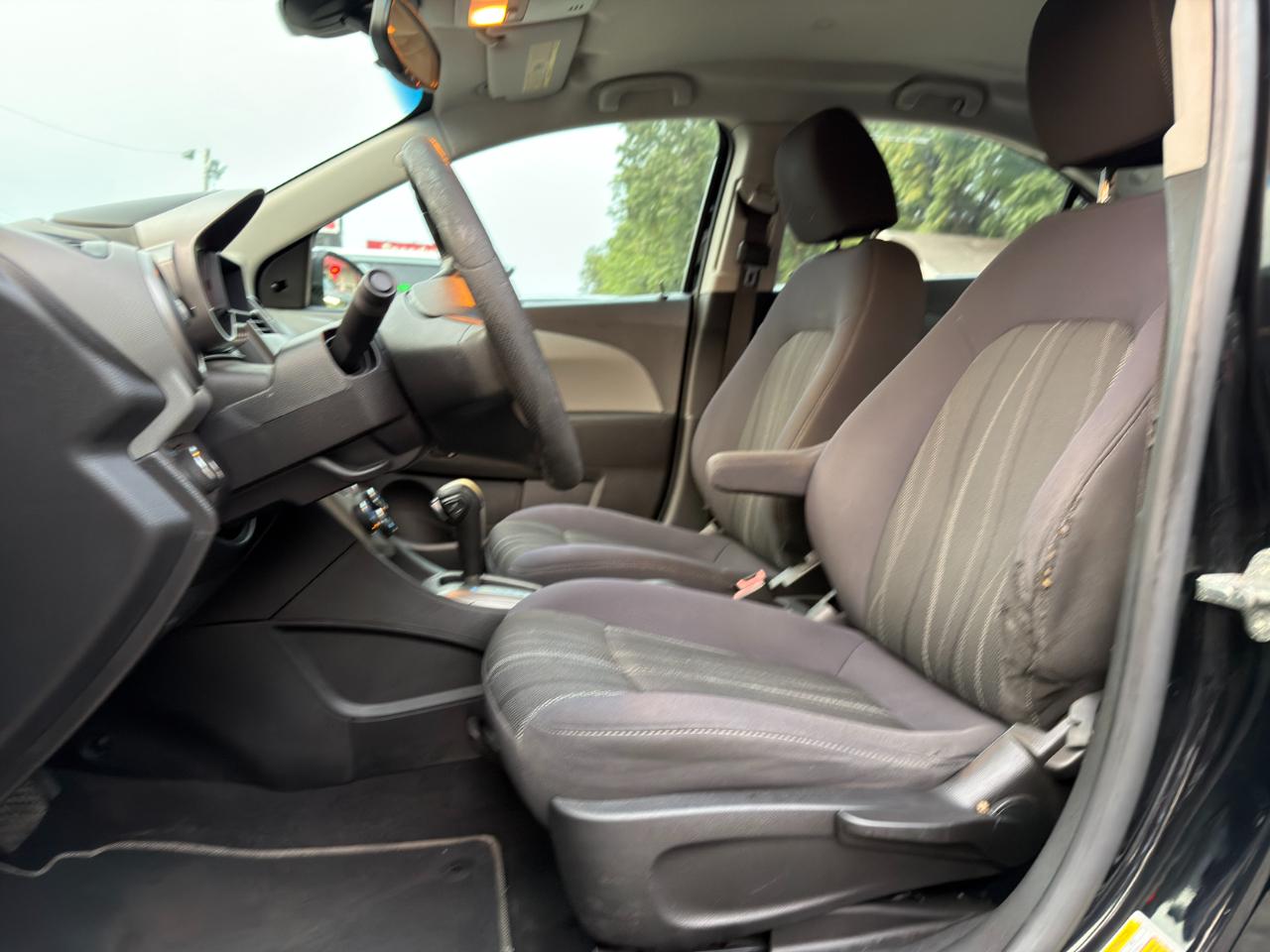 Chevrolet Sonic 4dr Sdn LT 2LT 2012