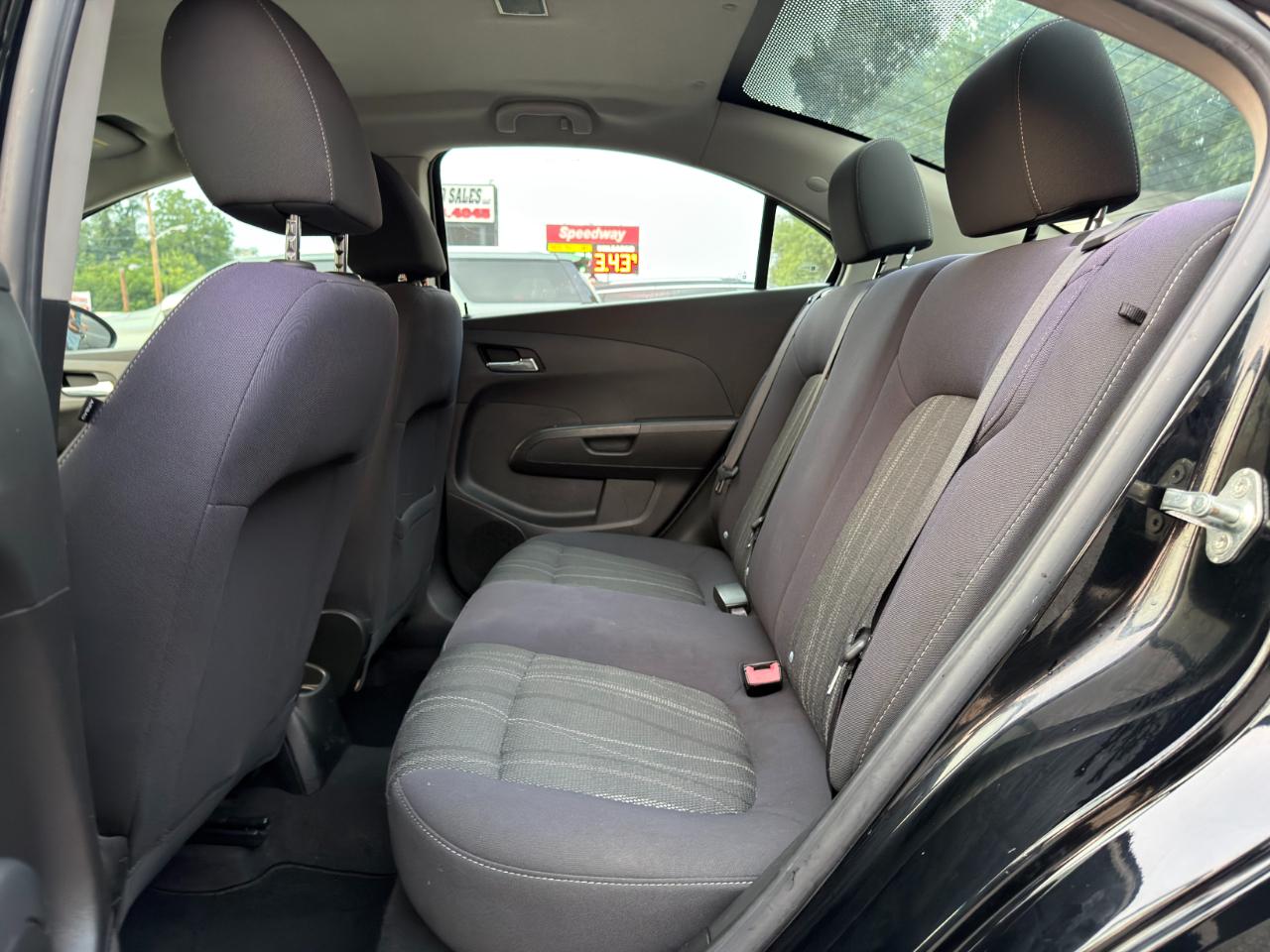 Chevrolet Sonic 4dr Sdn LT 2LT 2012