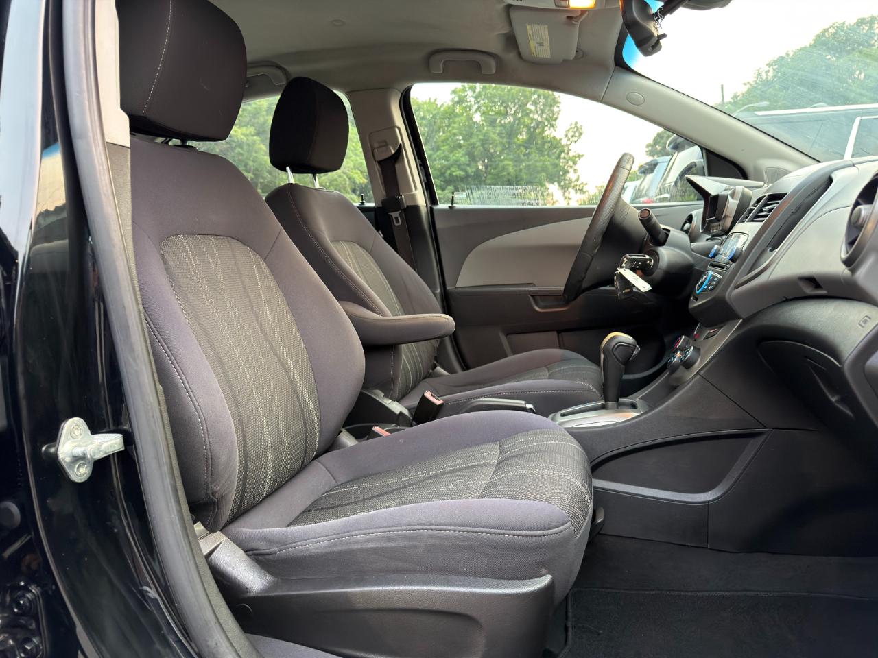 Chevrolet Sonic 4dr Sdn LT 2LT 2012