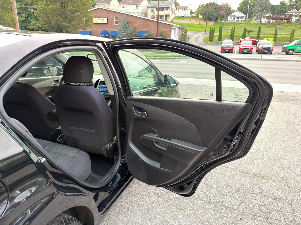 Chevrolet Sonic 4dr Sdn LT 2LT 2012