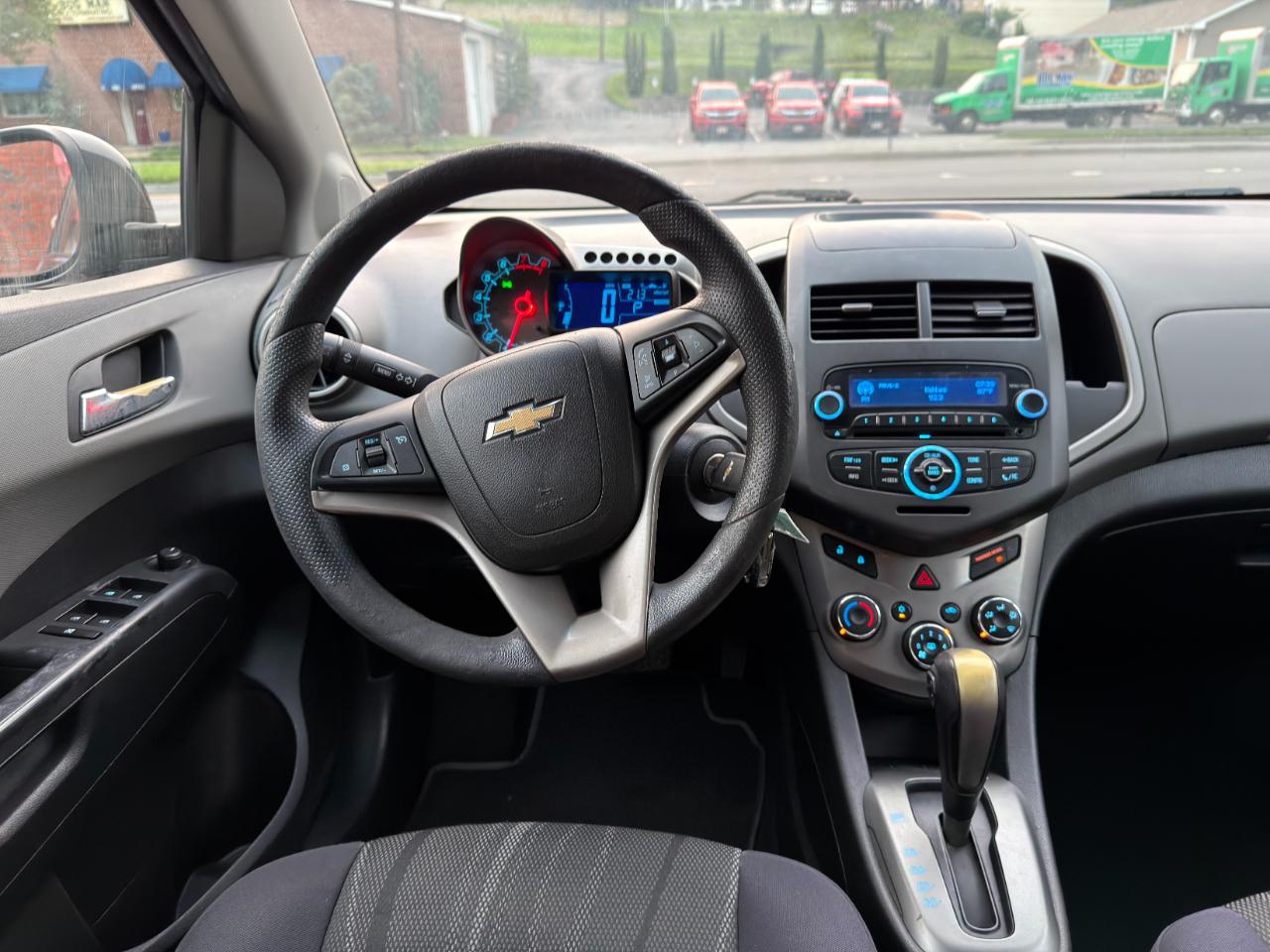 Chevrolet Sonic 4dr Sdn LT 2LT 2012