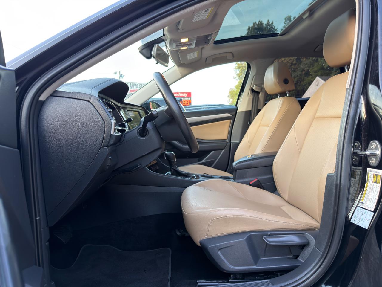 Volkswagen Jetta R-Line Auto w/SULEV 2020